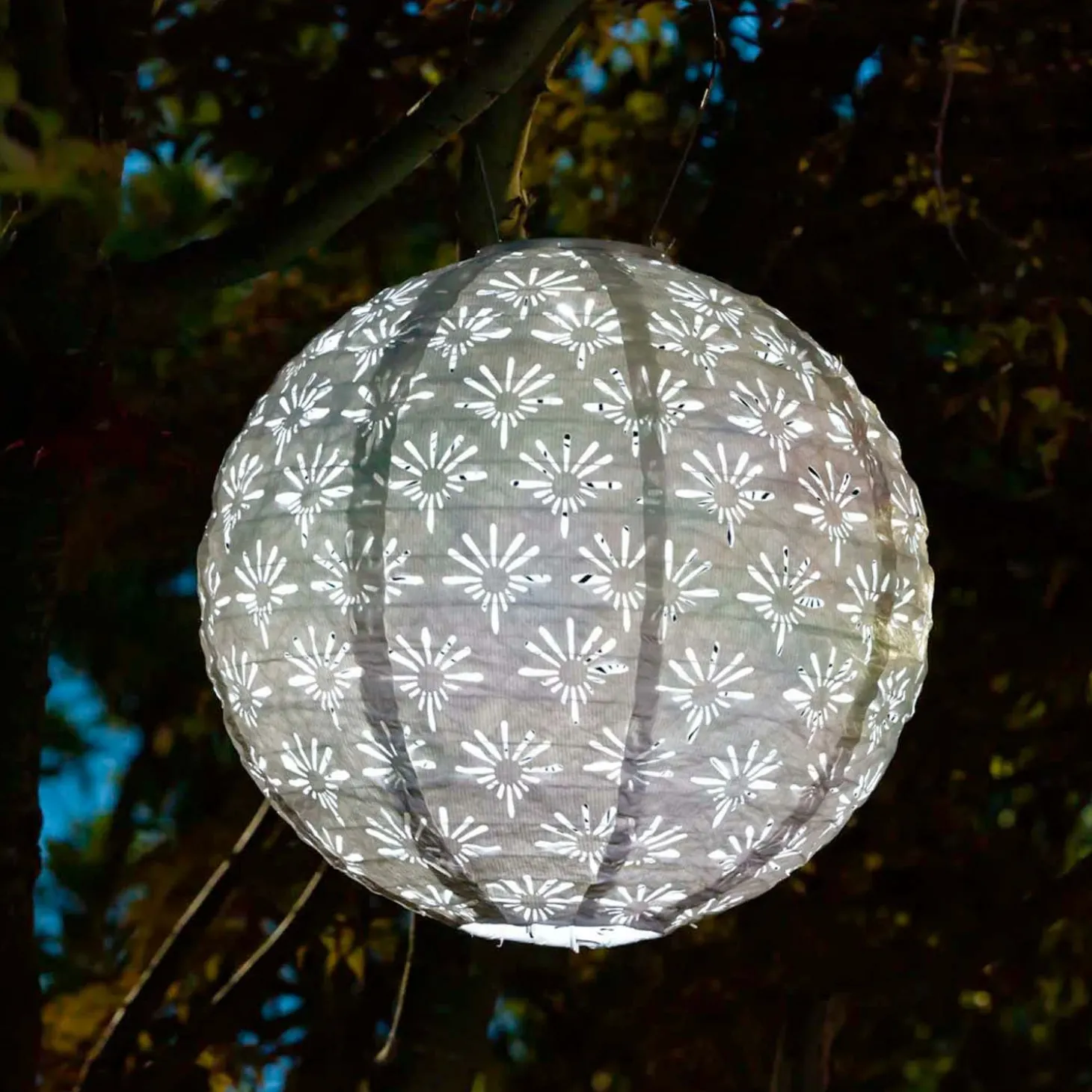 Garden Accents + Bird Feeders>Roger's Gardens White Solar Globe Lantern - 12"